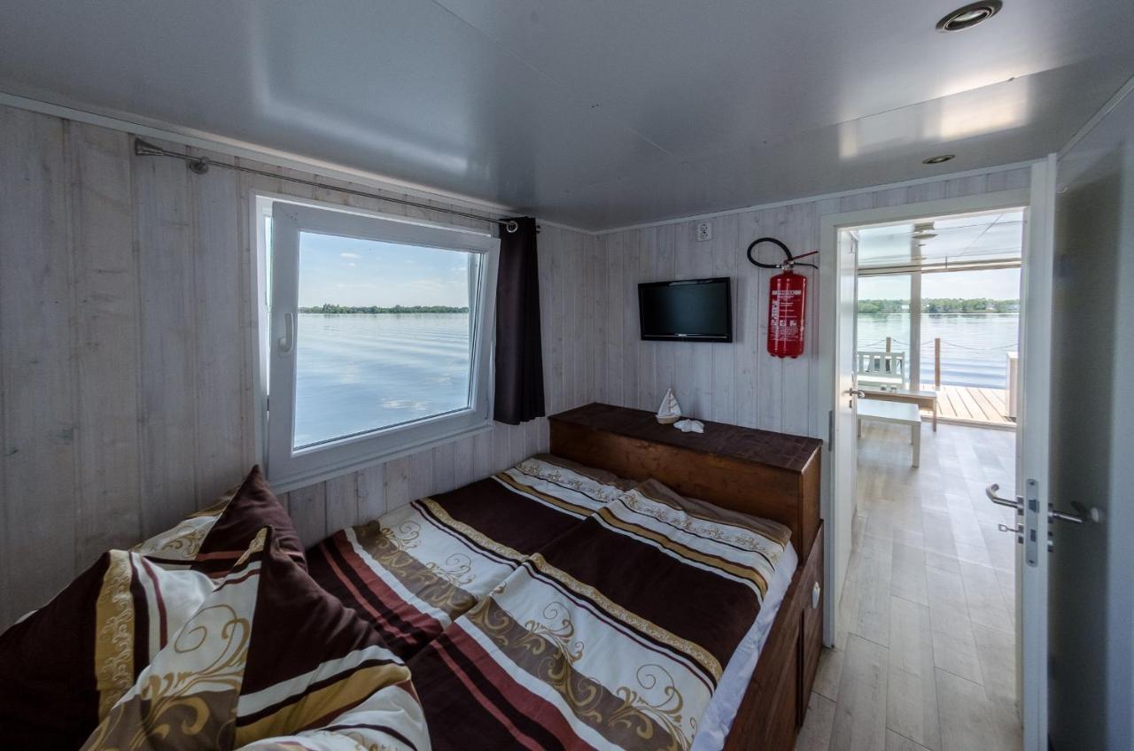 Feststehendes Hausboot 호텔 Kolonie Zern 외부 사진